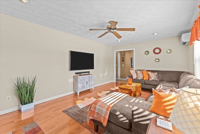 19 Dubois Drive, South Burlington, VT 05403