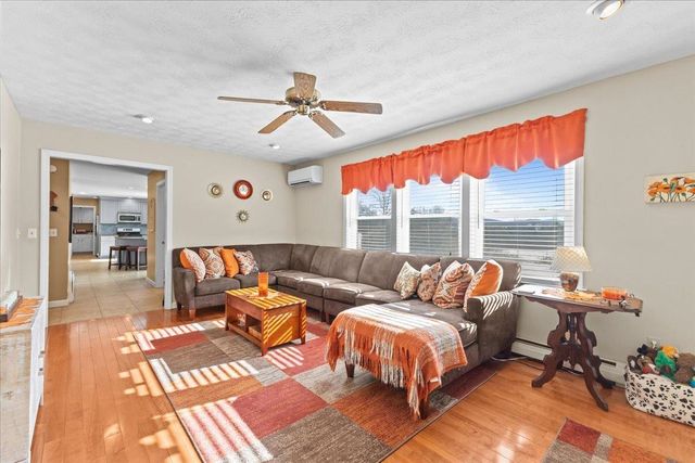 19 Dubois Drive, South Burlington, VT 05403