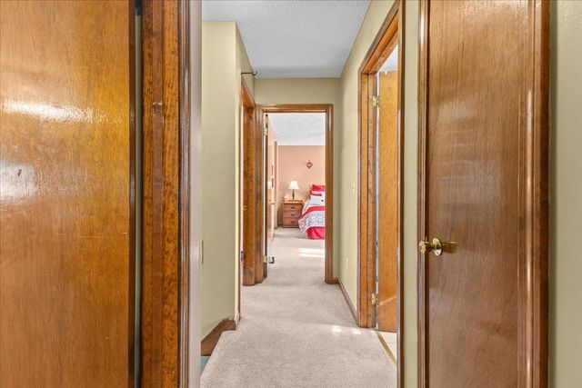 19 Dubois Drive, South Burlington, VT 05403