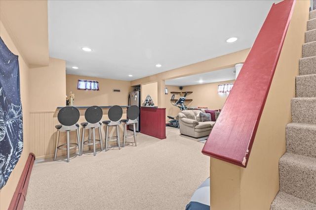 19 Dubois Drive, South Burlington, VT 05403