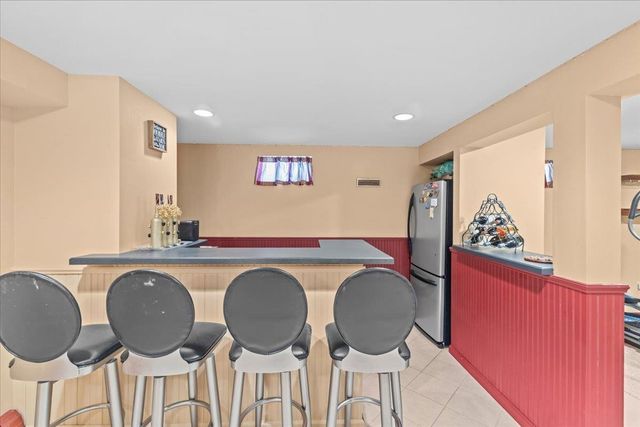 19 Dubois Drive, South Burlington, VT 05403