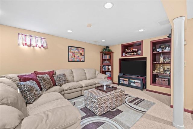 19 Dubois Drive, South Burlington, VT 05403