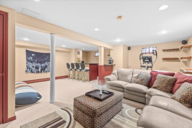 19 Dubois Drive, South Burlington, VT 05403