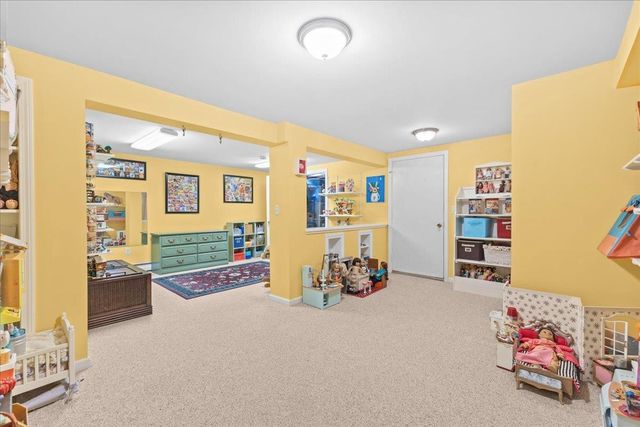 19 Dubois Drive, South Burlington, VT 05403