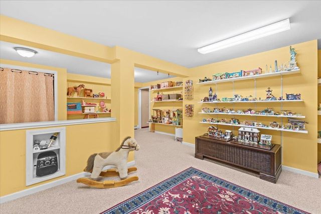 19 Dubois Drive, South Burlington, VT 05403