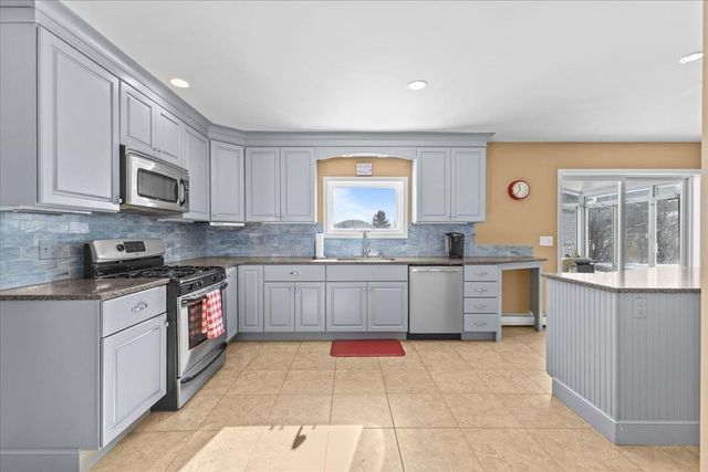 19 Dubois Drive, South Burlington, VT 05403