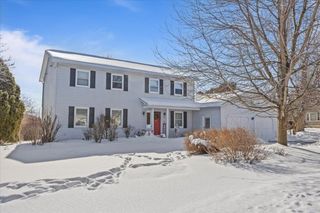 19 Dubois Drive, South Burlington, VT 05403