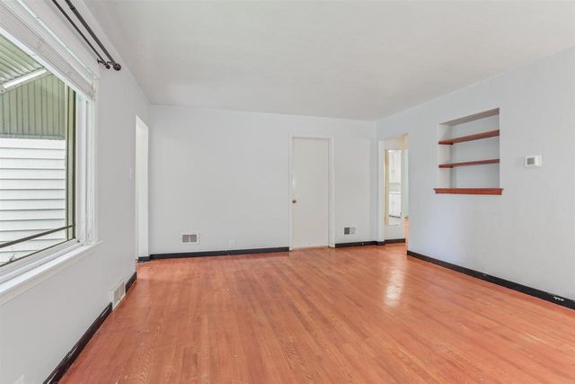 910 WILSON AVENUE, Green Bay, WI 54303