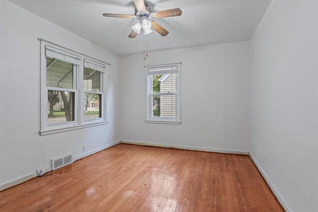 910 WILSON AVENUE, Green Bay, WI 54303