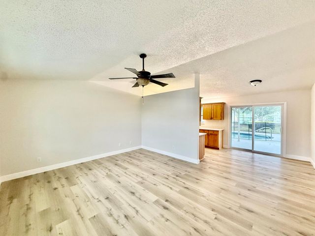 520 NW Azalea Avenue, Port St Lucie, FL 34983