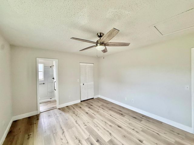 520 NW Azalea Avenue, Port St Lucie, FL 34983