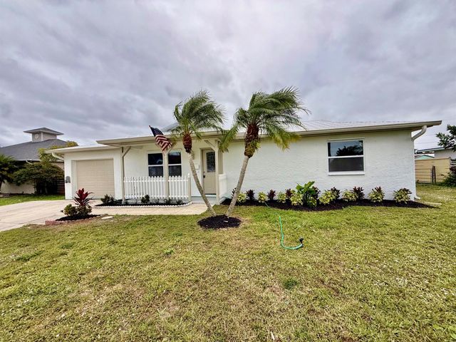 520 NW Azalea Avenue, Port St Lucie, FL 34983