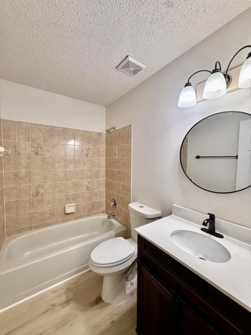 520 NW Azalea Avenue, Port St Lucie, FL 34983