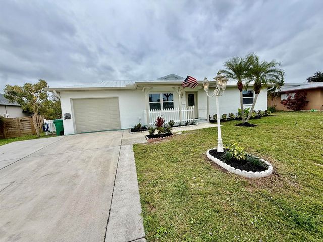 520 NW Azalea Avenue, Port St Lucie, FL 34983