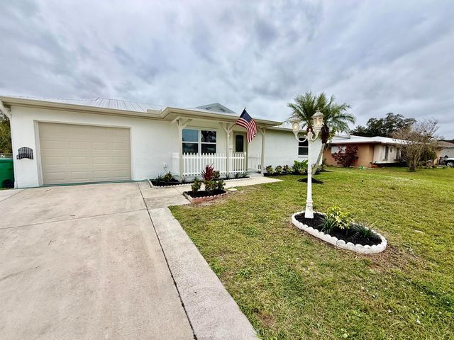 520 NW Azalea Avenue, Port St Lucie, FL 34983