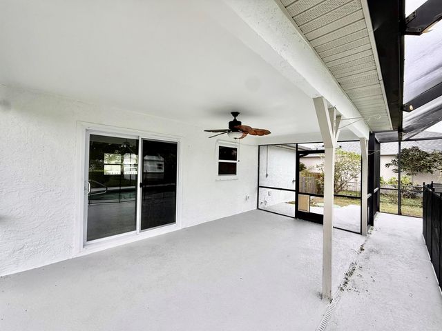 520 NW Azalea Avenue, Port St Lucie, FL 34983