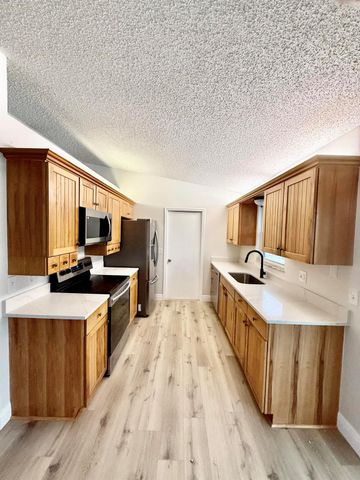 520 NW Azalea Avenue, Port St Lucie, FL 34983