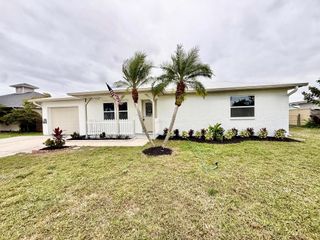 520 NW Azalea Avenue, Port St Lucie, FL 34983
