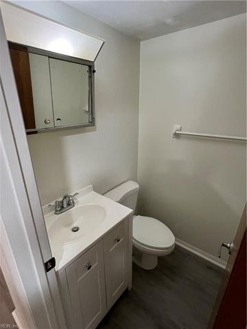 5302 Leicester CT, Virginia Beach, VA 23462