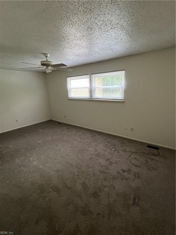 5302 Leicester CT, Virginia Beach, VA 23462