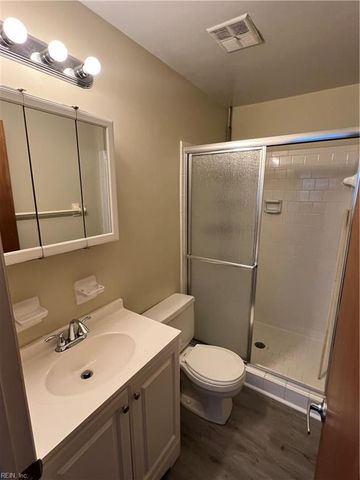 5302 Leicester CT, Virginia Beach, VA 23462