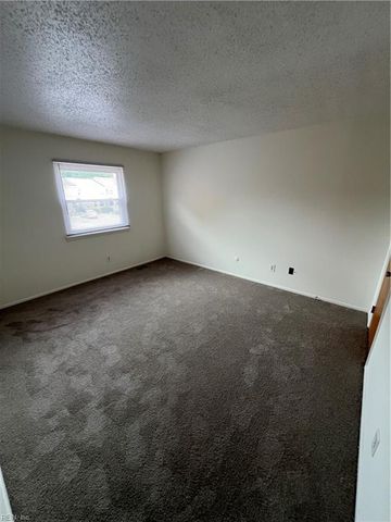 5302 Leicester CT, Virginia Beach, VA 23462