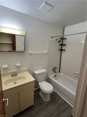 5302 Leicester CT, Virginia Beach, VA 23462