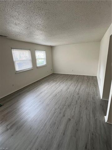 5302 Leicester CT, Virginia Beach, VA 23462