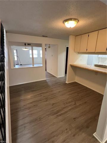 5302 Leicester CT, Virginia Beach, VA 23462