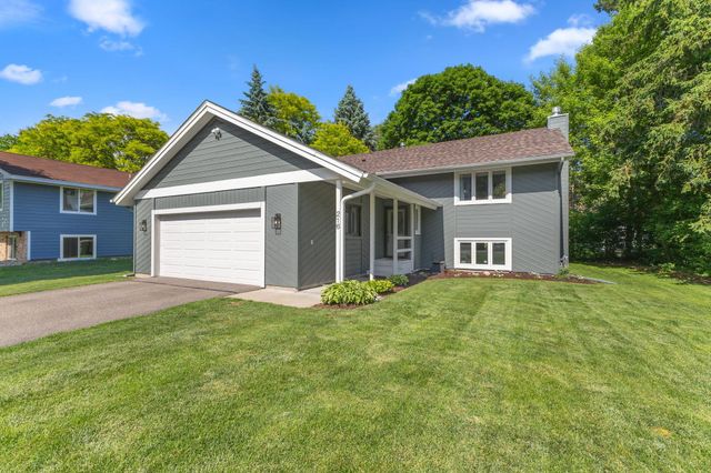216 Forestview Lane N, Plymouth, MN 55441