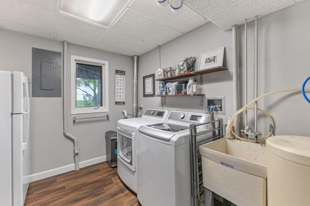 216 Forestview Lane N, Plymouth, MN 55441