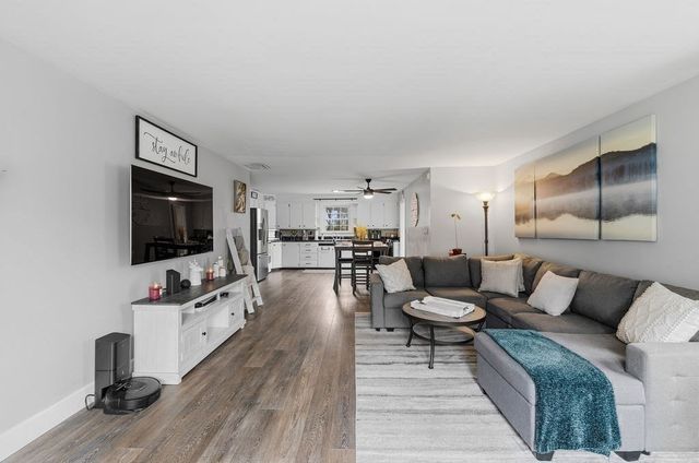 89 Lexington Ave, Dartmouth, MA 02747