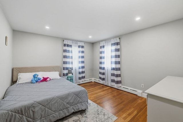 89 Lexington Ave, Dartmouth, MA 02747