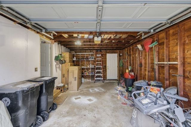 89 Lexington Ave, Dartmouth, MA 02747