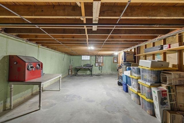 89 Lexington Ave, Dartmouth, MA 02747