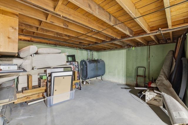 89 Lexington Ave, Dartmouth, MA 02747