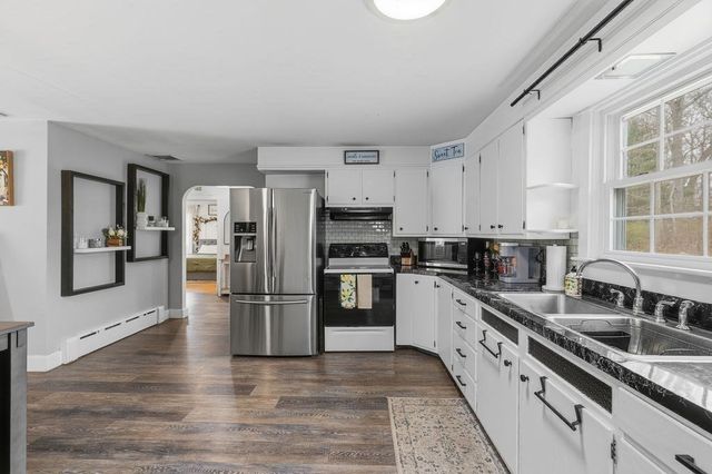 89 Lexington Ave, Dartmouth, MA 02747