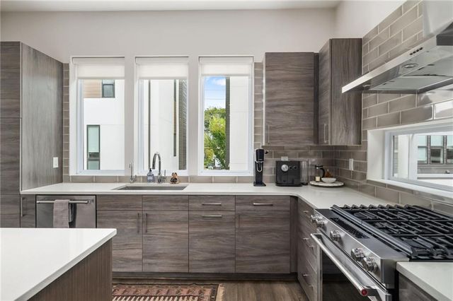 52 Reynolds Square Lane, Atlanta, GA 30307