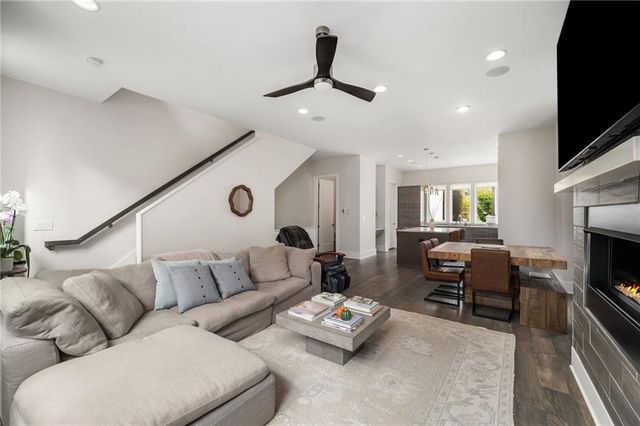 52 Reynolds Square Lane, Atlanta, GA 30307