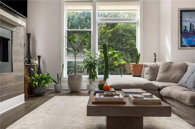 52 Reynolds Square Lane, Atlanta, GA 30307