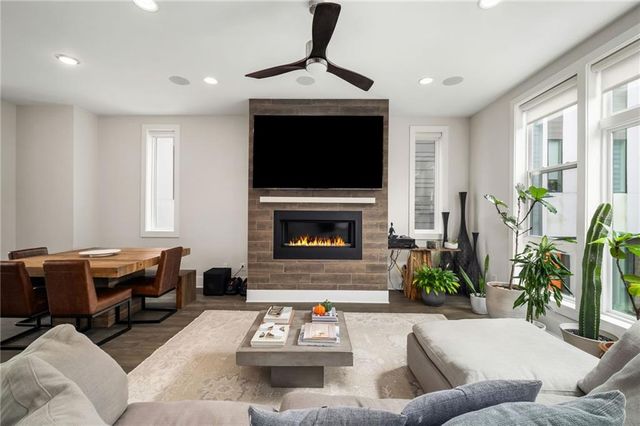 52 Reynolds Square Lane, Atlanta, GA 30307