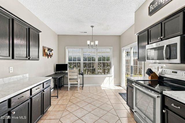 7304 Farrington Farms Drive, Wilmington, NC 28411