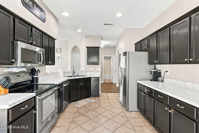 7304 Farrington Farms Drive, Wilmington, NC 28411