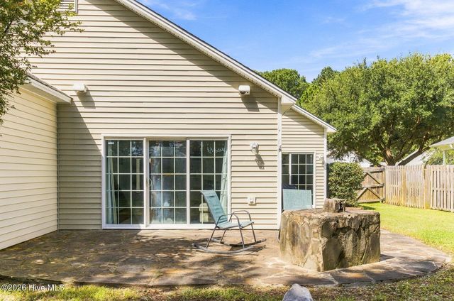 7304 Farrington Farms Drive, Wilmington, NC 28411