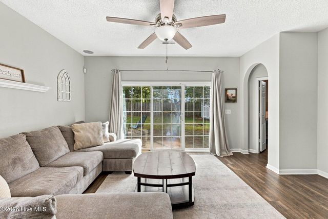 7304 Farrington Farms Drive, Wilmington, NC 28411