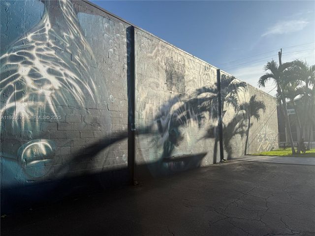 711 NE 2nd Ave 102, Fort Lauderdale, FL 33304