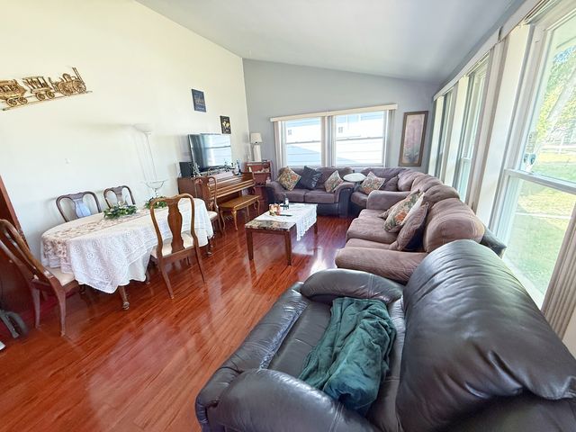 2210 Hermon Avenue, Zion, IL 60099