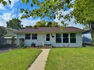 2210 Hermon Avenue, Zion, IL 60099