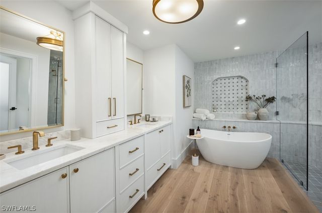 22 Las Brisas WAY 23, Naples, FL 34108