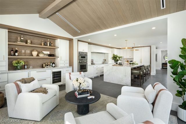 22 Las Brisas WAY 23, Naples, FL 34108